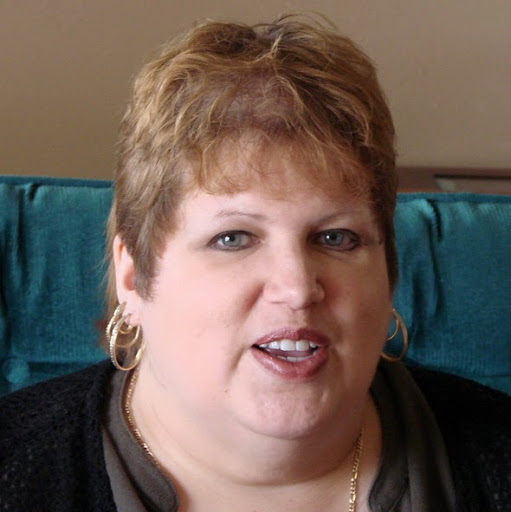 Judy Stowe Photo 13