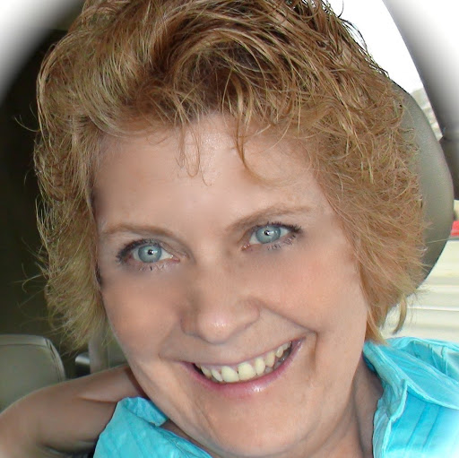 Linda Zuniga Photo 21