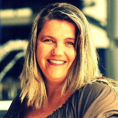 Jennifer Adams Photo 36