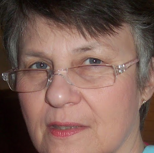 Linda Garner Photo 36
