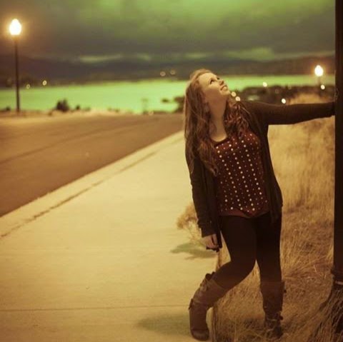 Jessica Jennings Photo 18