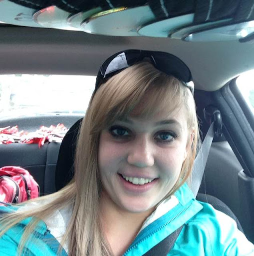 Holly Norris Photo 27