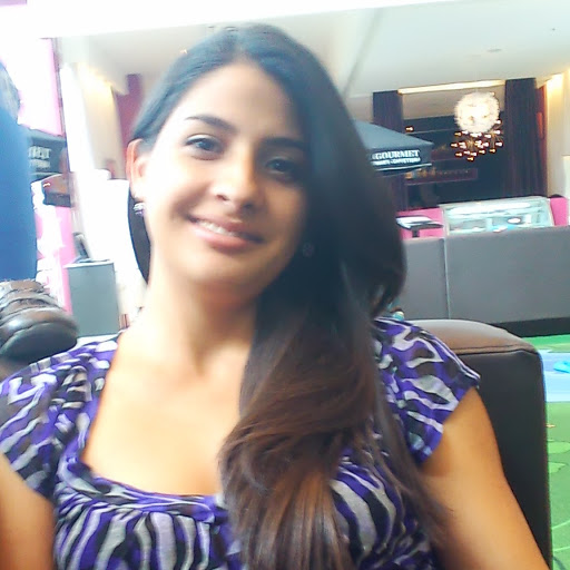 Daisy Calderon Photo 13