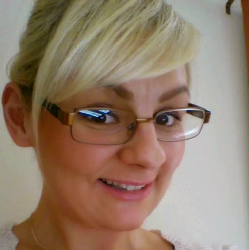 Michelle Clark Photo 21