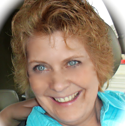 Linda Zuniga Photo 23