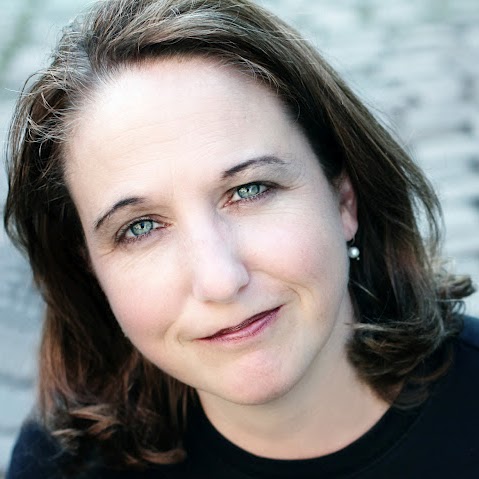 Jane Lucas Photo 31