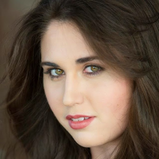 Julia Taylor Photo 13
