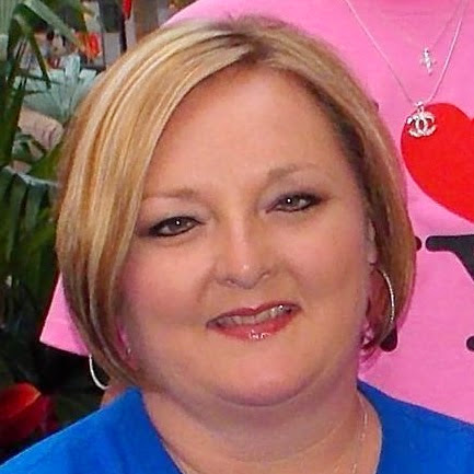 Kelly Dickerson Photo 43