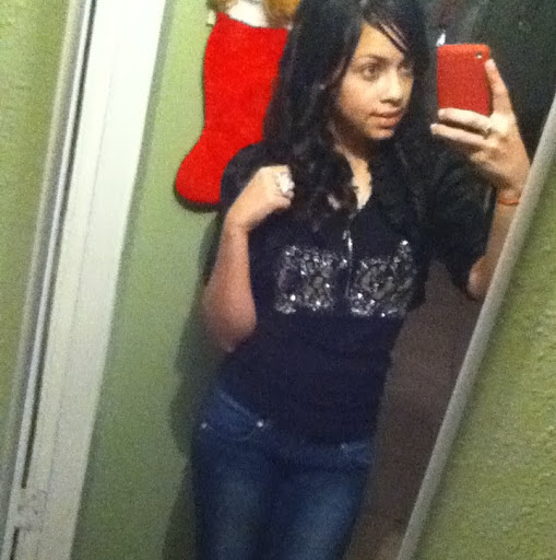 Maria Aceves Photo 32