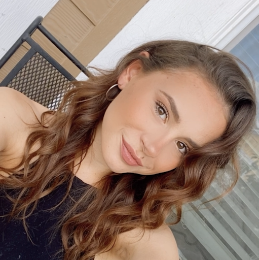 Anna Vaughan Photo 10