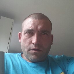 Simon Morgan Photo 34