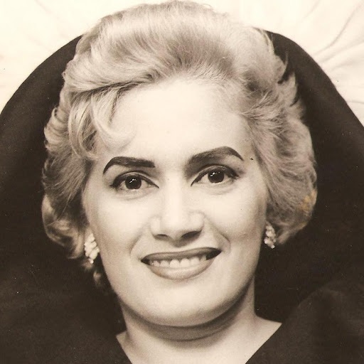 Rosita Vazquez Photo 3