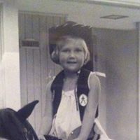 Laura Snyder Photo 32