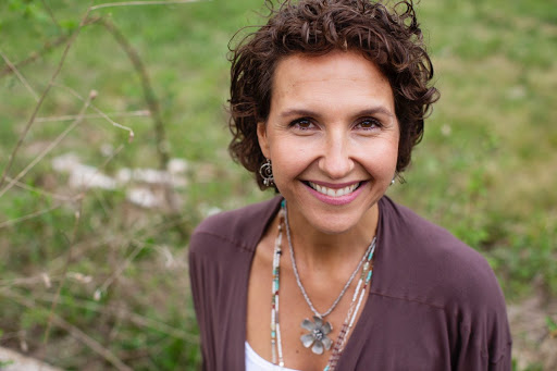 Anne Vaughan Photo 36