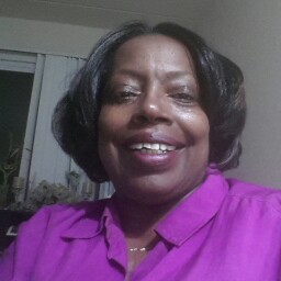 Carolyn Robinson Photo 17