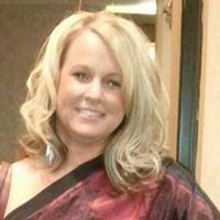Kelly Martinson Photo 8