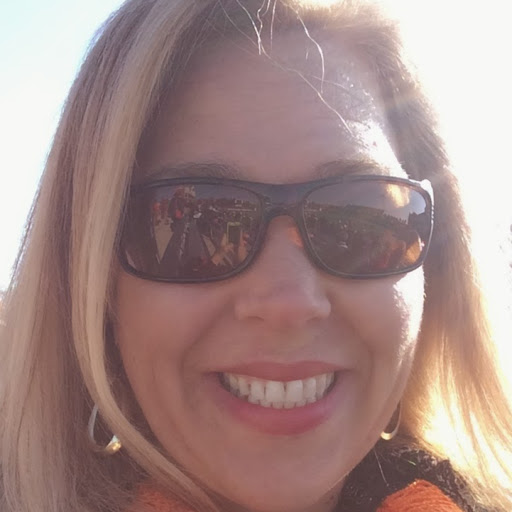 April Cantrell Photo 17