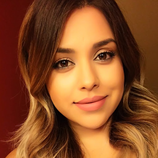 Adriana Medina Photo 31