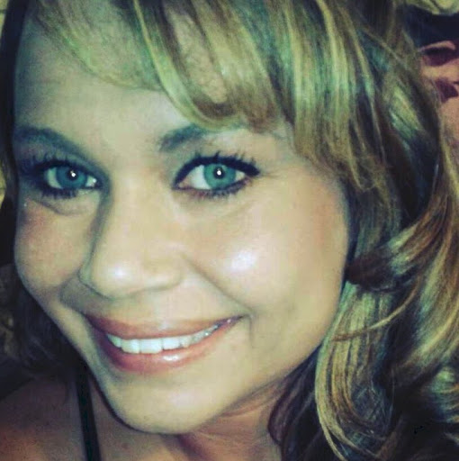 Candice Holmes Photo 16