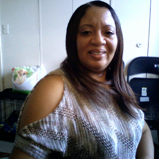 Yolanda Robinson Photo 14