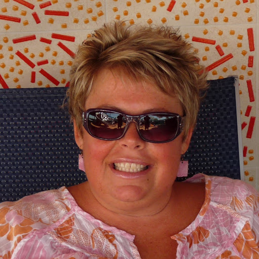 Lisa Moore Photo 29