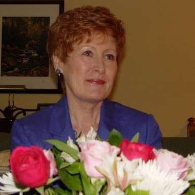 Lois Jones Photo 14
