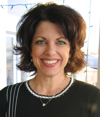 Shelly Andrews Photo 36