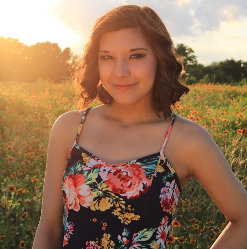 Angelica Cortez Photo 14