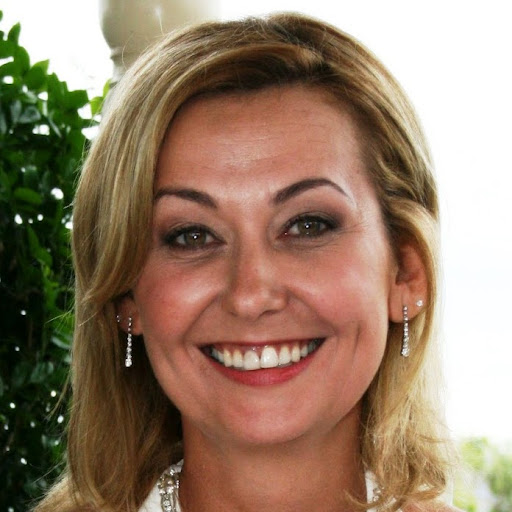 Catherine Williams Photo 23