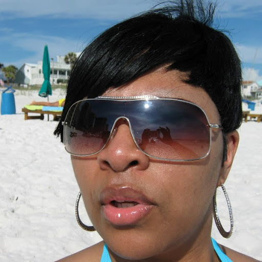 Yolanda Robinson Photo 10