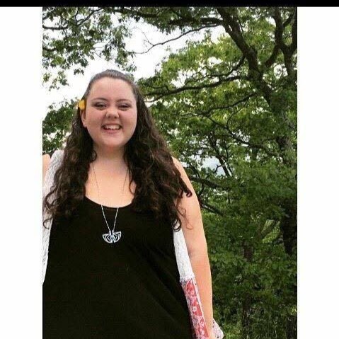 Emily Messer Photo 36