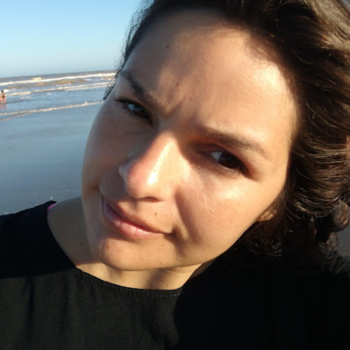 Lucia Gomez Photo 24