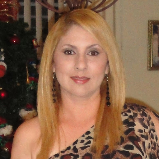 Elizabeth Crespo Photo 20