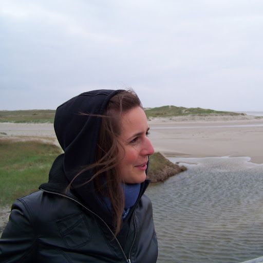 Laura Wagner Photo 10