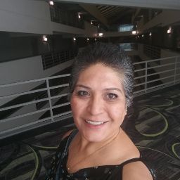 Stephanie Estrada Photo 38