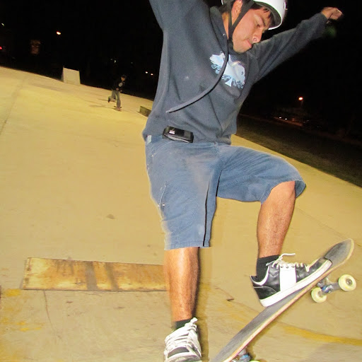 Daniel Cardenas Photo 34