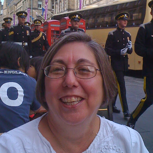 Alice Nixon Photo 13