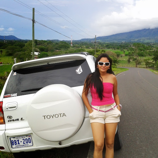 Laura Chavez Photo 25