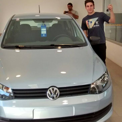 Elias Molina Photo 17