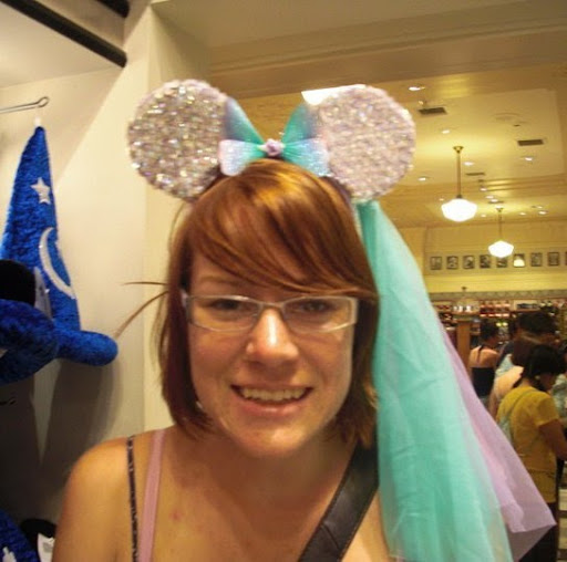 Elizabeth Jensen Photo 21