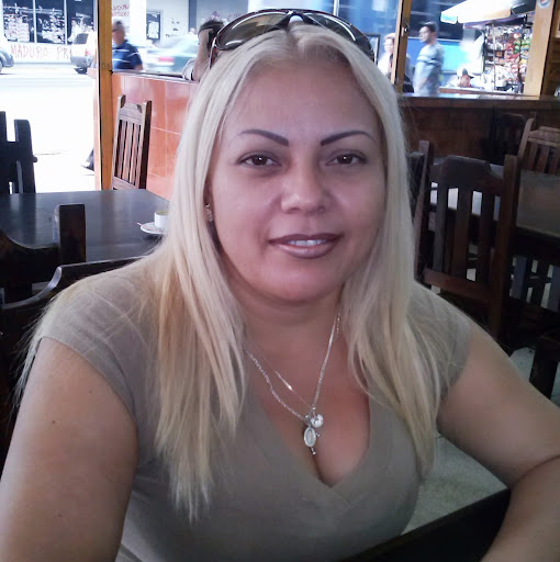 Mary Rosales Photo 13