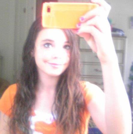 Hollie Johnson Photo 19
