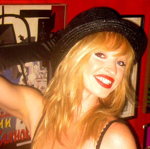 Erica Holland Photo 40