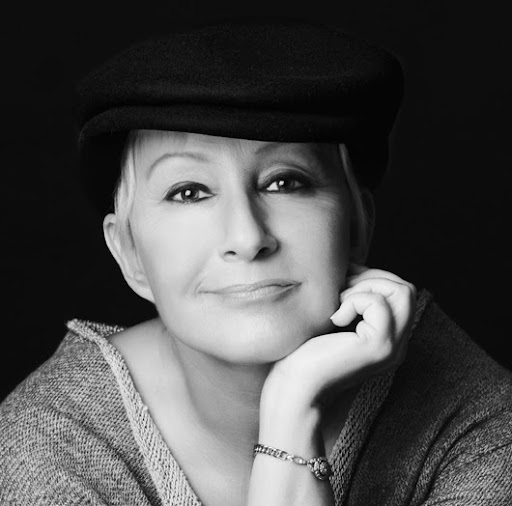 Diane Saunders Photo 23