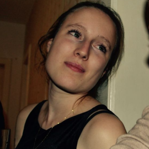 Laura Marlin Photo 20