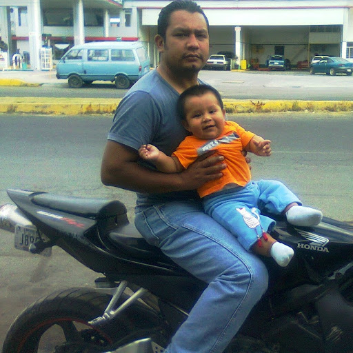 Ricardo Rosas Photo 19