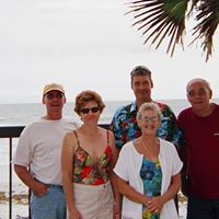Laurie Peterson Photo 35