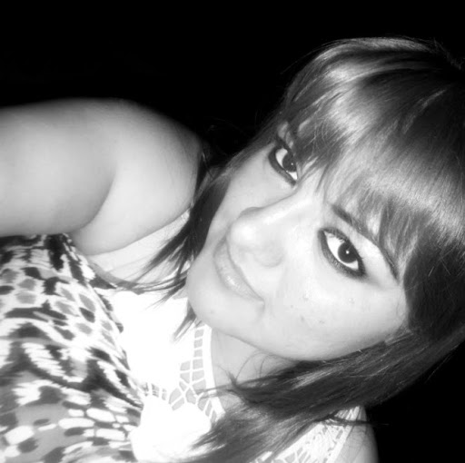 Laura Chavez Photo 31