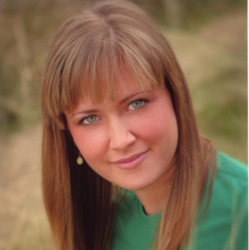 Emily Schulz Photo 14