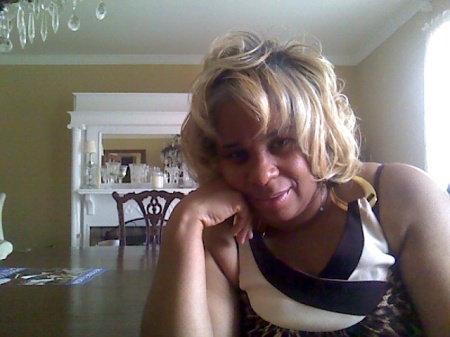 Michelle Moore Photo 29